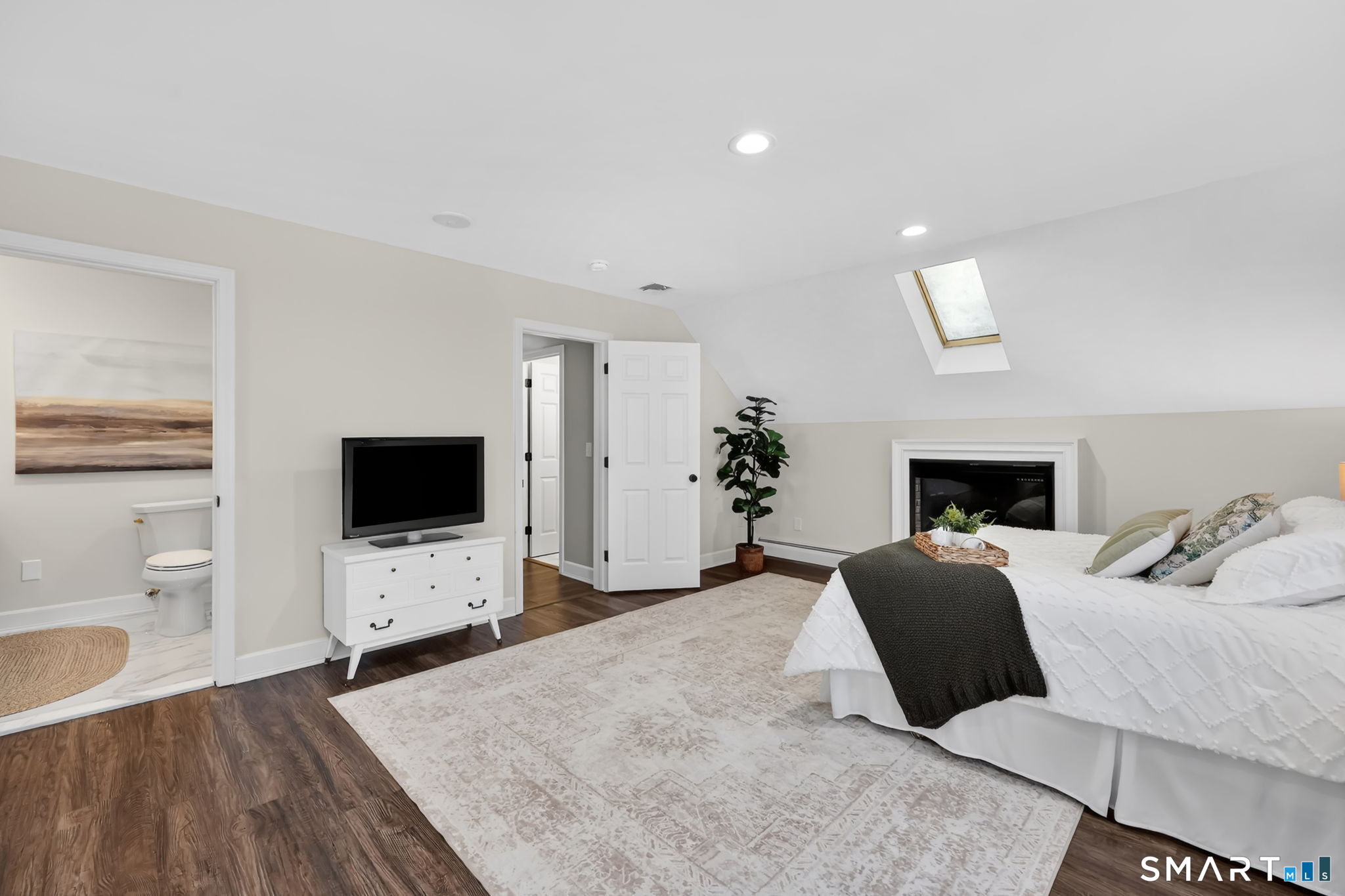 27 April Way Bloomfield CT 06002