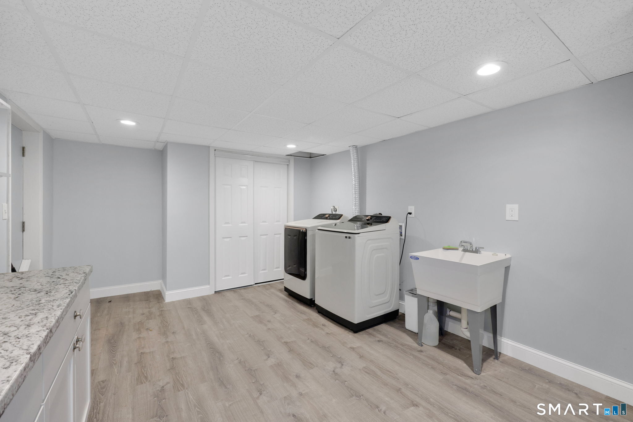 27 April Way Bloomfield CT 06002