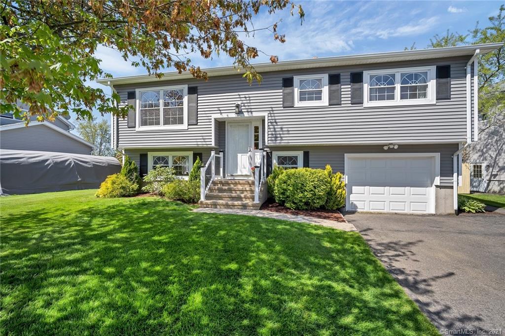 13 Cardinal Lane Naugatuck CT 06770