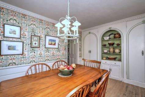 4 Brook Road Woodbridge CT 06525