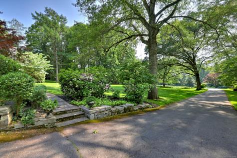 4 Brook Road Woodbridge CT 06525