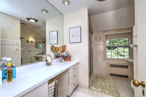 4 Brook Road Woodbridge CT 06525