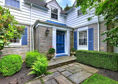 4 Brook Road Woodbridge CT 06525