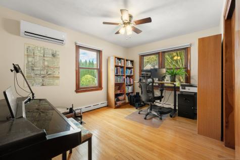 142 Plant Street New London CT 06320