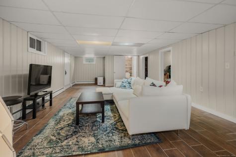 142 Plant Street New London CT 06320