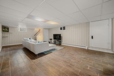 142 Plant Street New London CT 06320