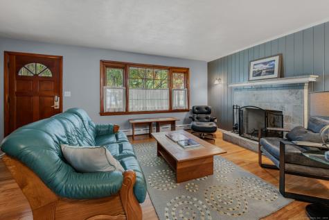 142 Plant Street New London CT 06320