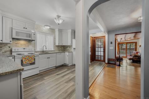 142 Plant Street New London CT 06320