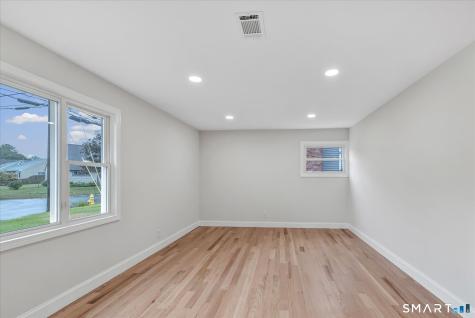 29 Meetinghouse Lane Milford CT 06460