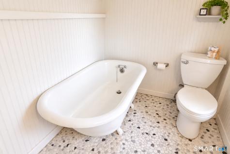 29 Second Avenue Branford CT 06405