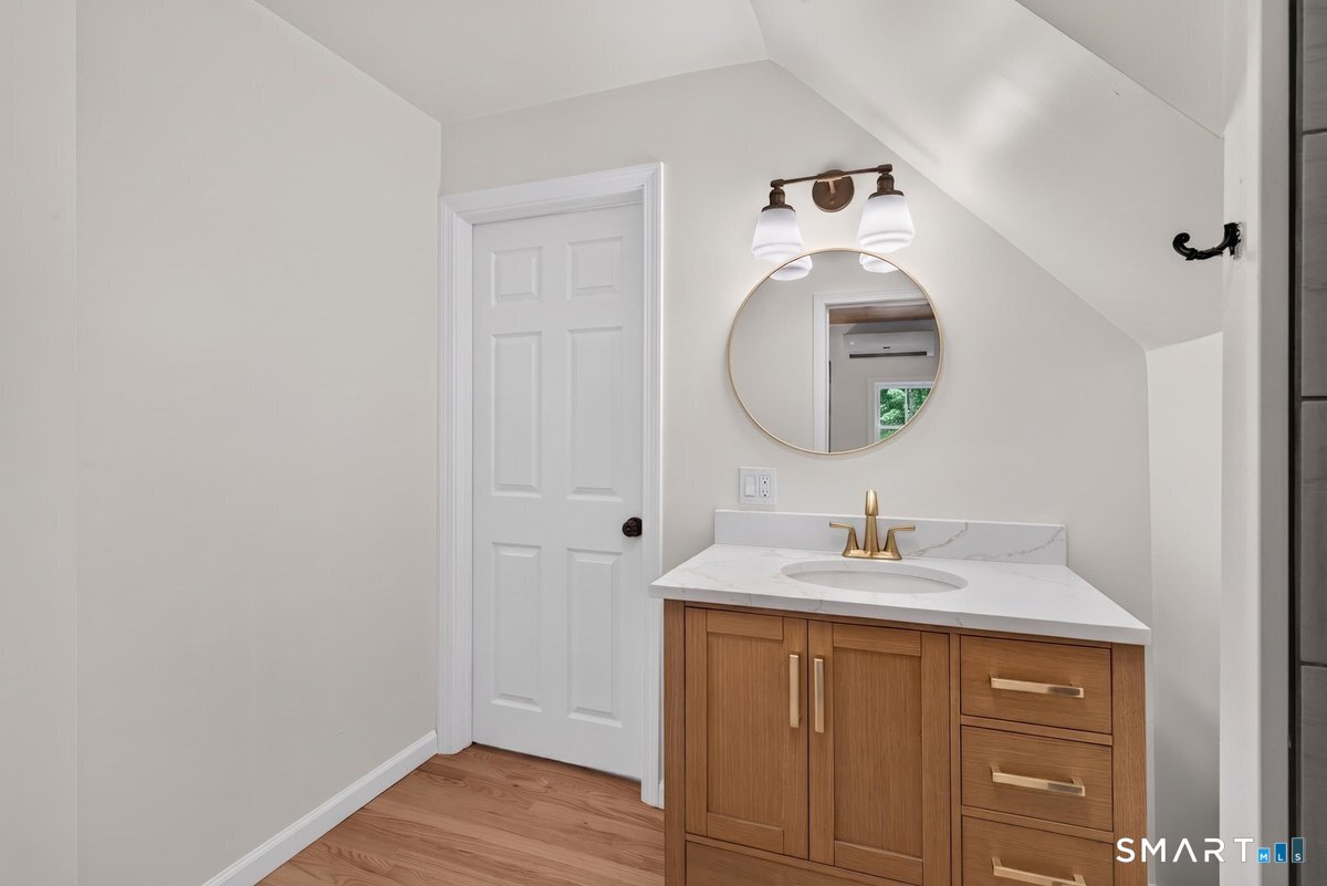 52 Walnut Hill Road East Lyme CT 06333