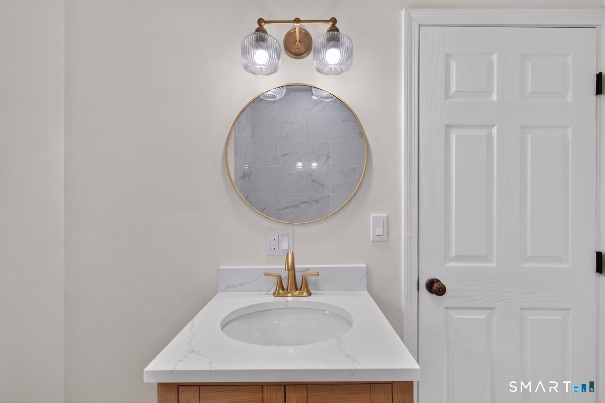 52 Walnut Hill Road East Lyme CT 06333