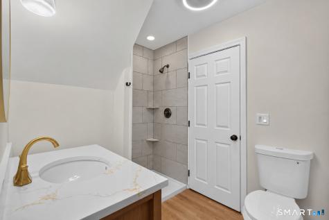 52 Walnut Hill Road East Lyme CT 06333