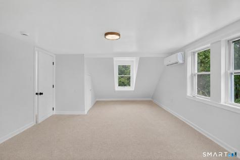 52 Walnut Hill Road East Lyme CT 06333