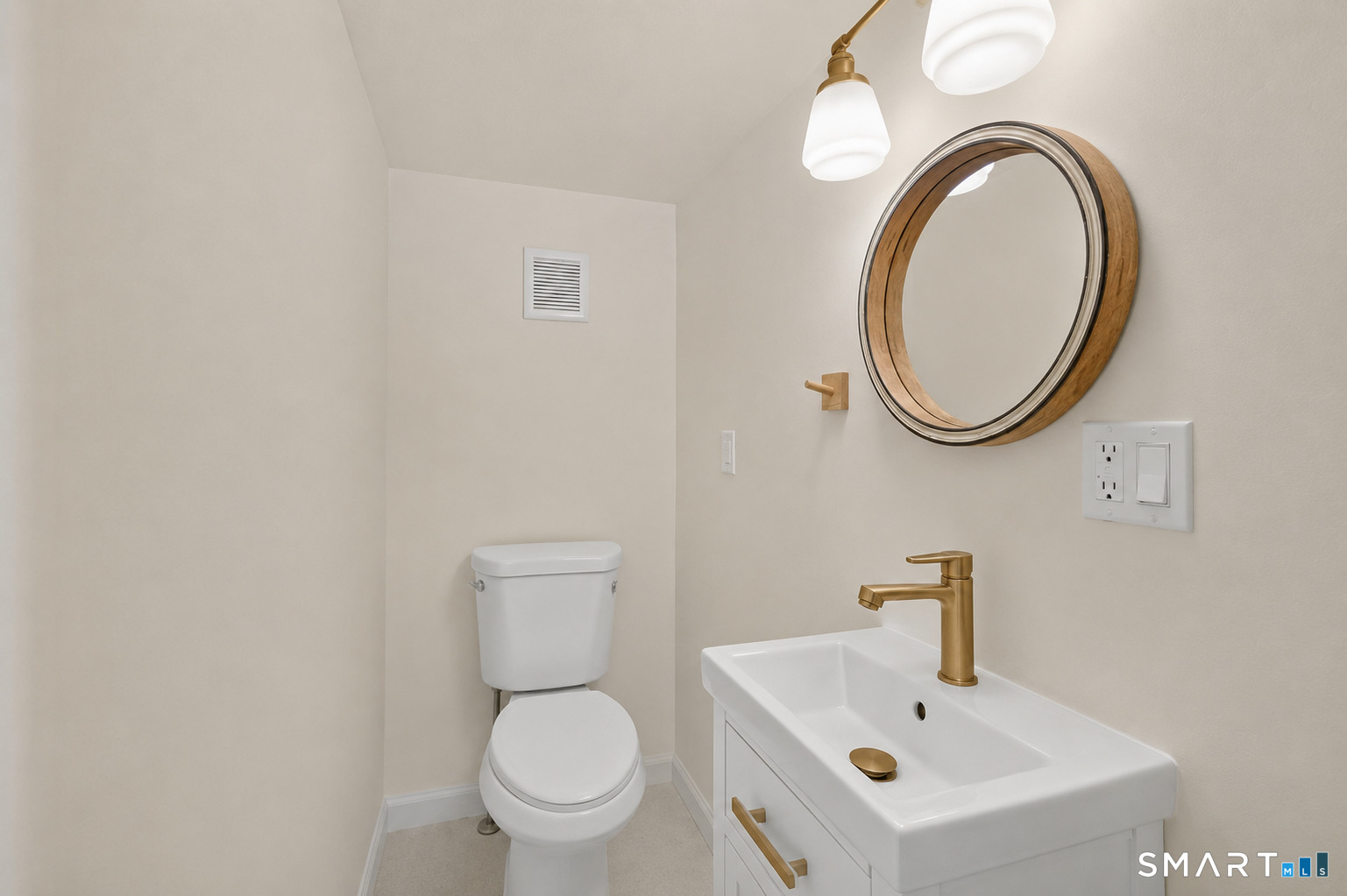 52 Walnut Hill Road East Lyme CT 06333