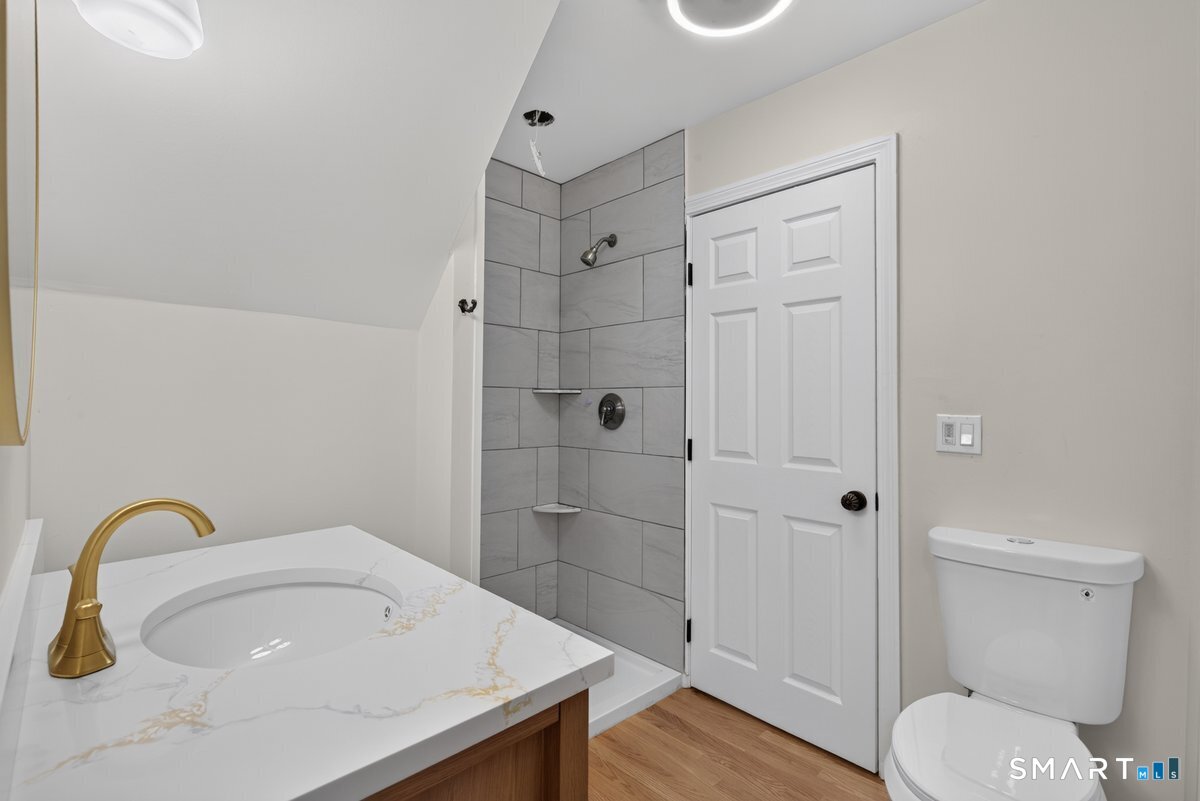 52 Walnut Hill Road East Lyme CT 06333