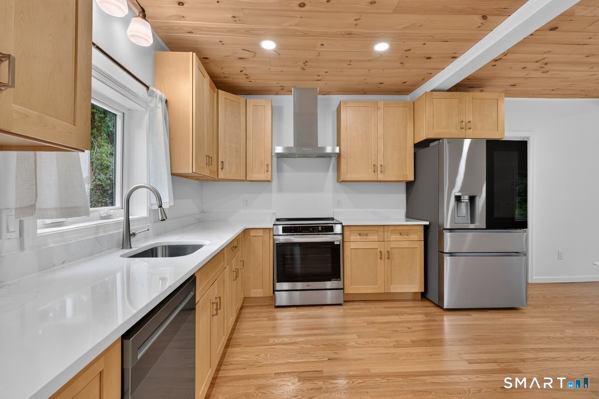 52 Walnut Hill Road East Lyme CT 06333