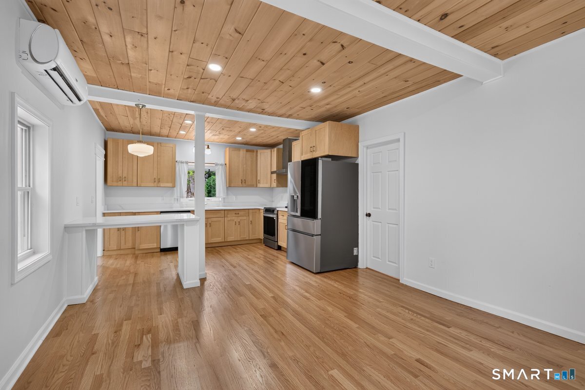 52 Walnut Hill Road East Lyme CT 06333