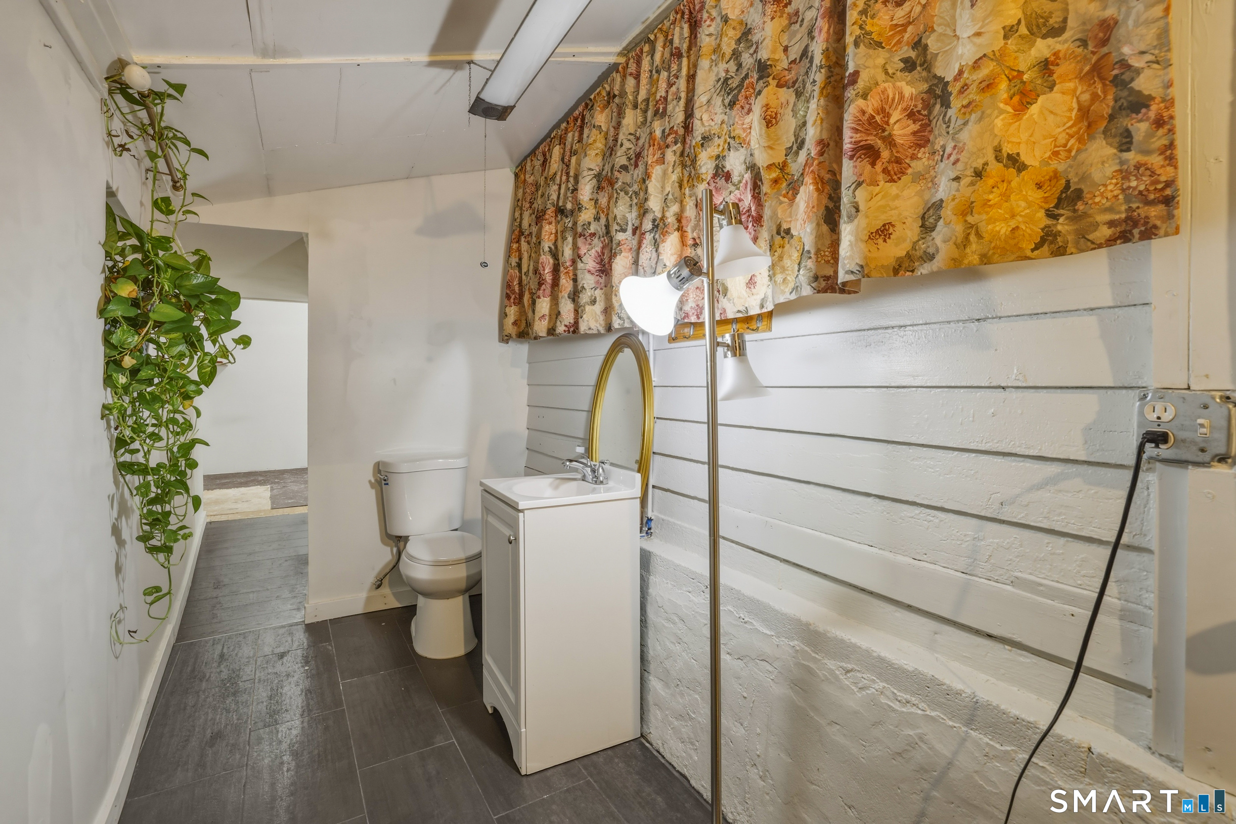 26 Washington Street Derby CT 06418