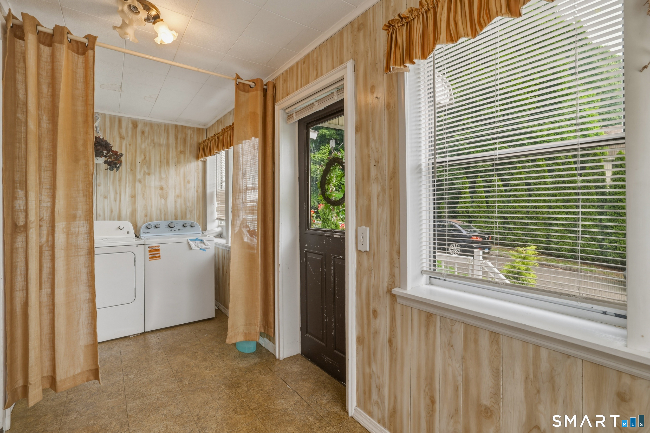 26 Washington Street Derby CT 06418
