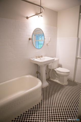 130 Marvelwood Drive New Haven CT 06515