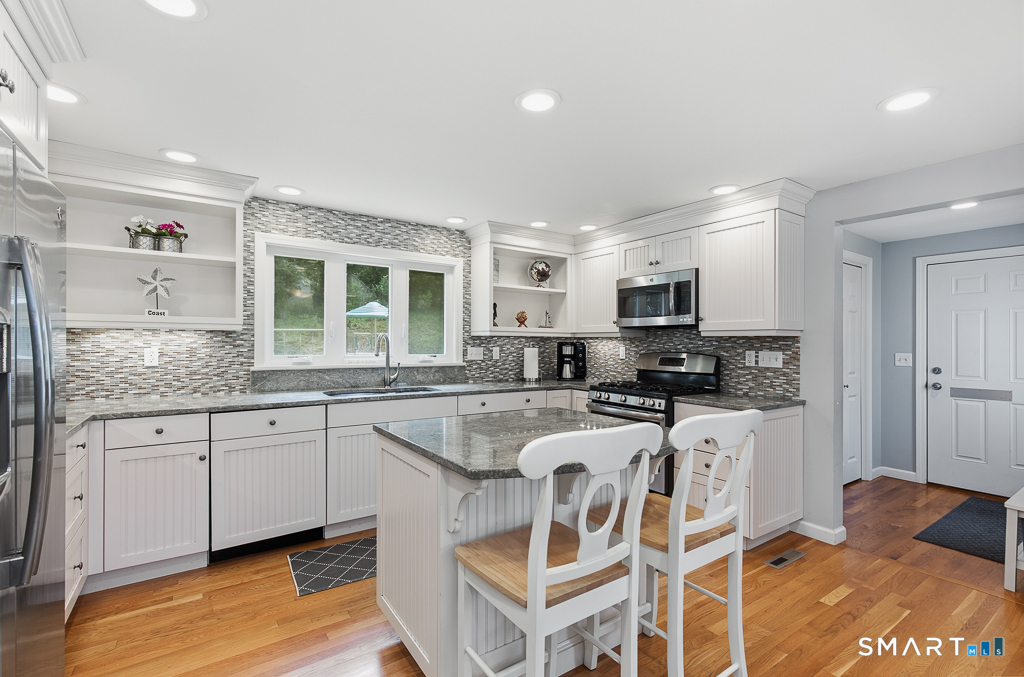 11 Ash Road Branford CT 06405
