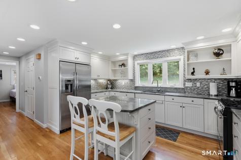 11 Ash Road Branford CT 06405