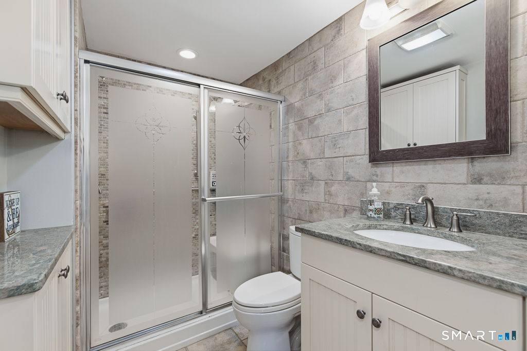 11 Ash Road Branford CT 06405