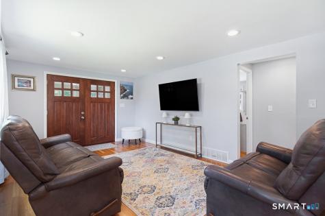 11 Ash Road Branford CT 06405
