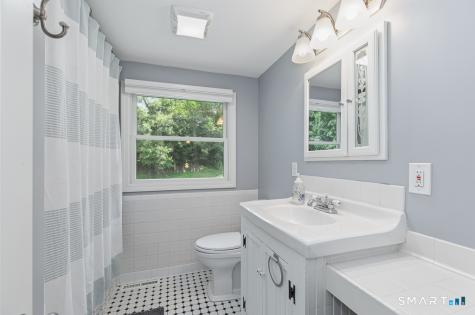 11 Ash Road Branford CT 06405