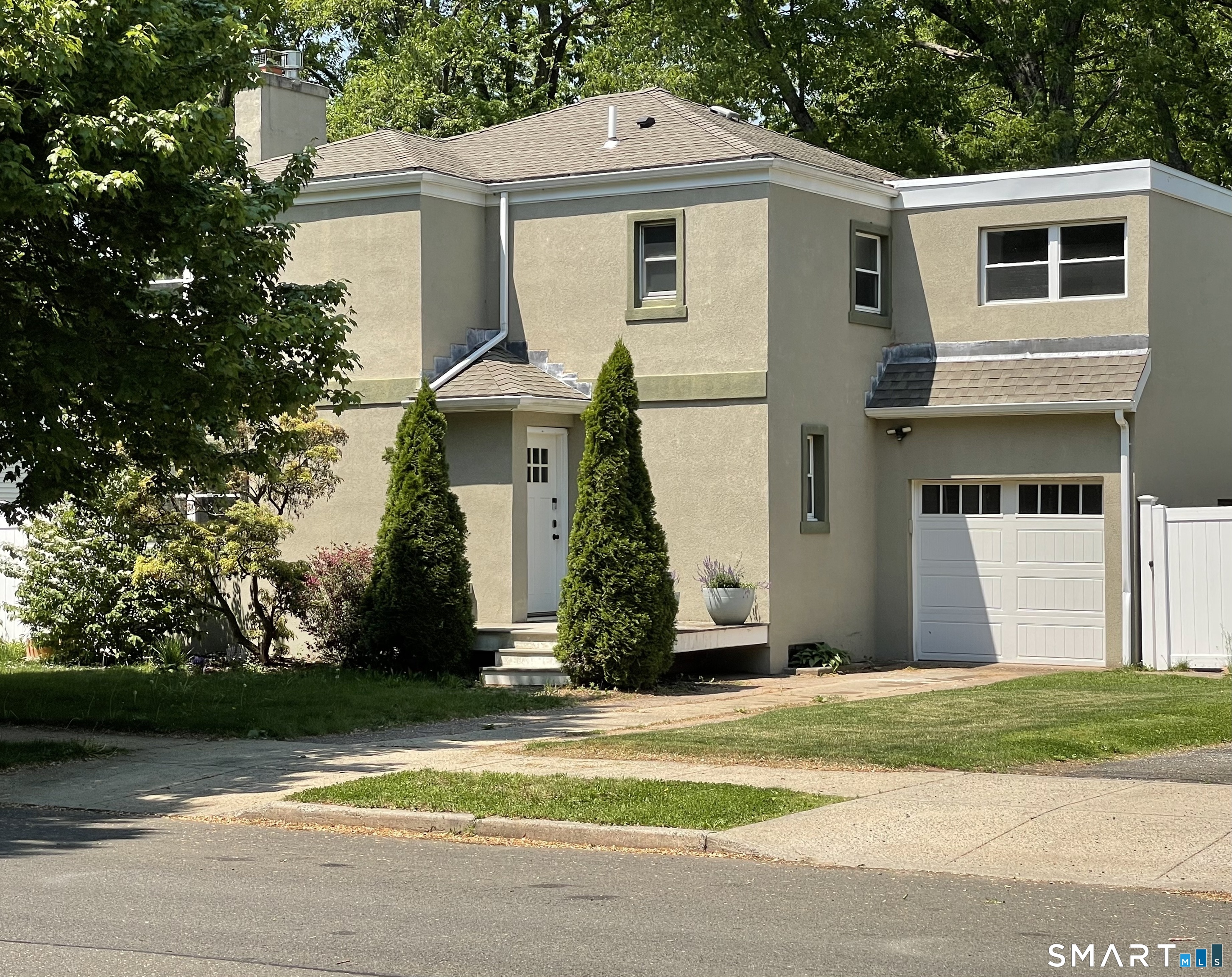 110 Lakeview Terrace New Haven CT 06515
