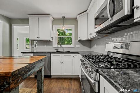 110 Lakeview Terrace New Haven CT 06515