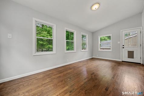 110 Lakeview Terrace New Haven CT 06515