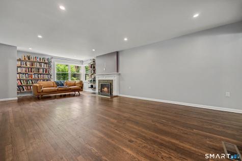 110 Lakeview Terrace New Haven CT 06515