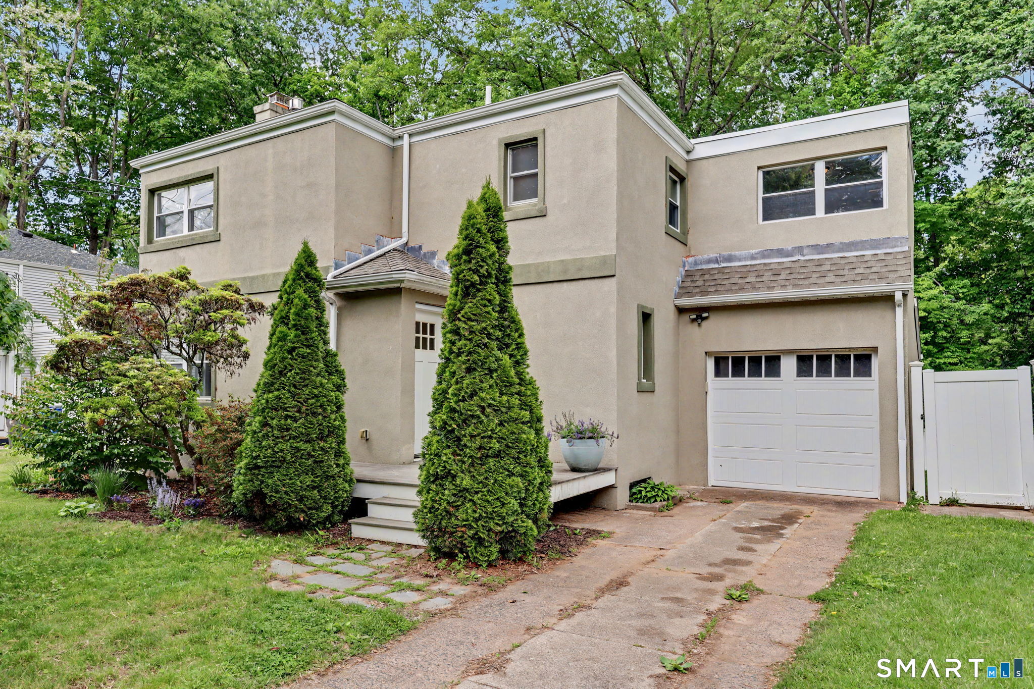 110 Lakeview Terrace New Haven CT 06515