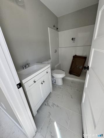 11 Mamacoke Road Waterford CT 06375