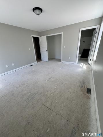 11 Mamacoke Road Waterford CT 06375