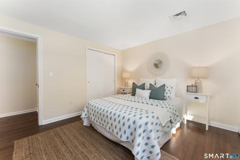 96 Glenwood Drive Guilford CT 06437
