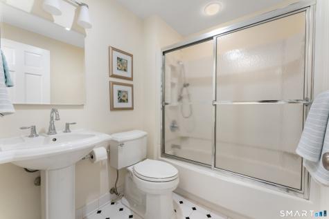 96 Glenwood Drive Guilford CT 06437