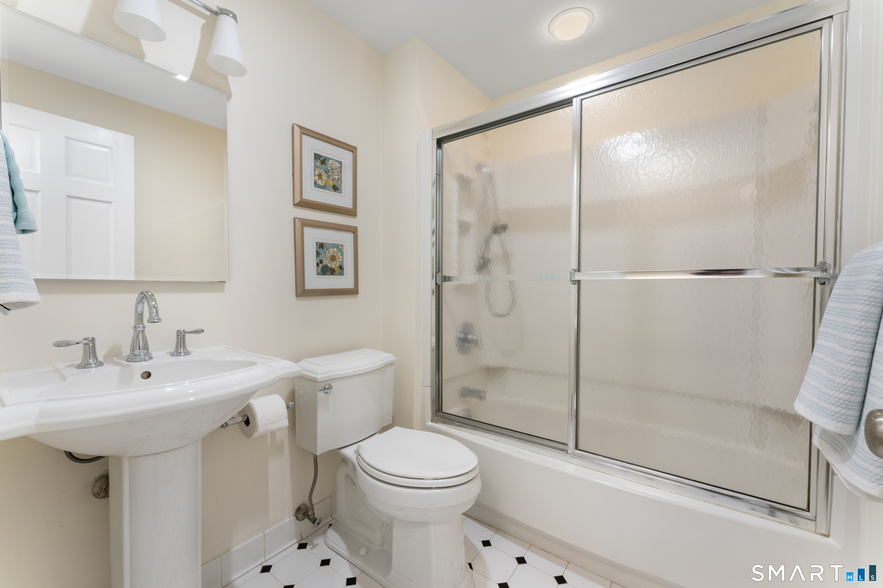 96 Glenwood Drive Guilford CT 06437