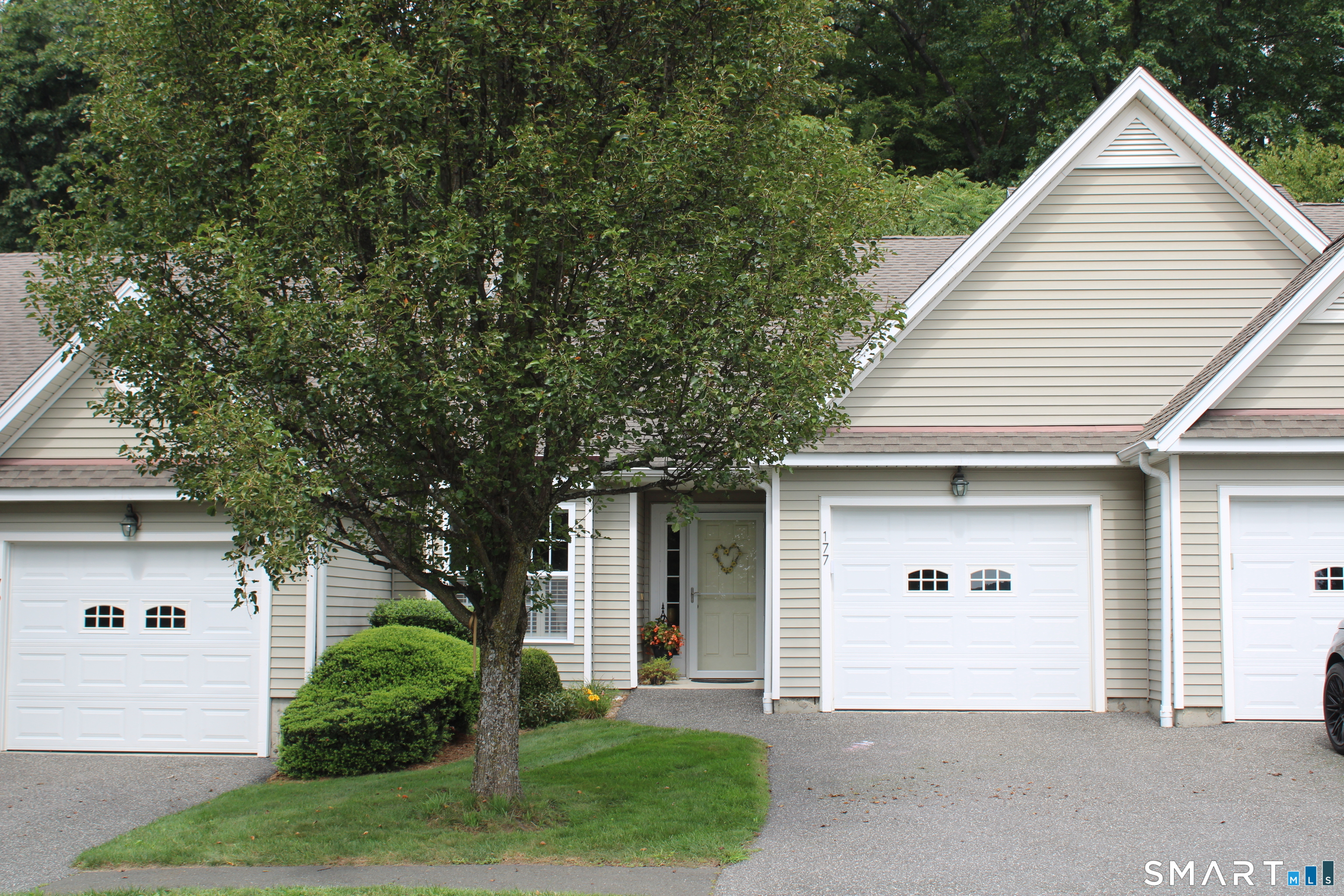 177 Julia Court Newtown CT 06482