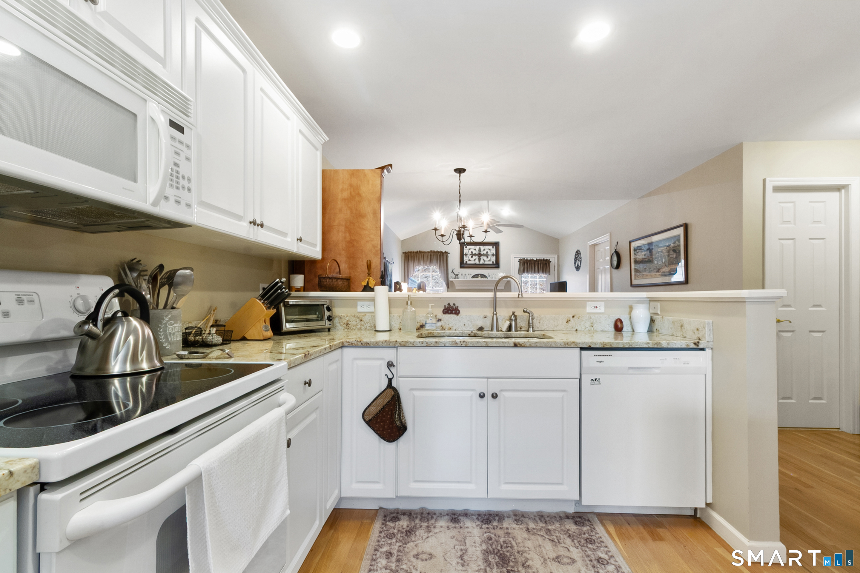 177 Julia Court Newtown CT 06482