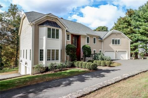 12 Stonewall Ridge Newtown CT 06470