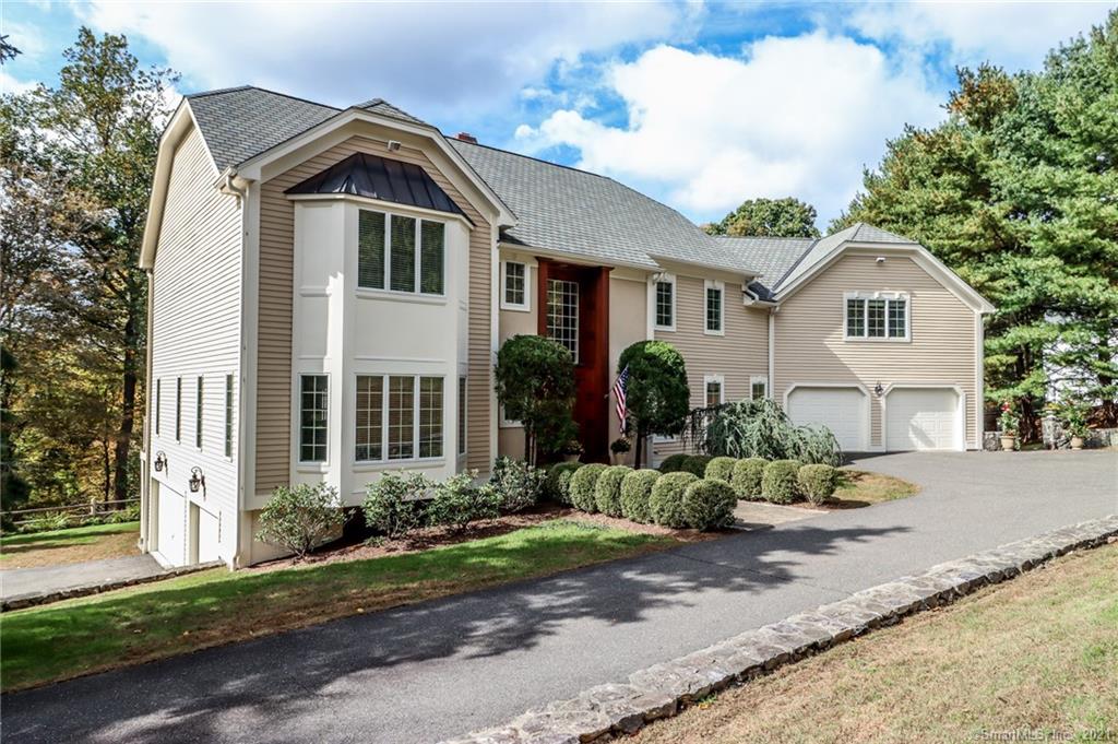 12 Stonewall Ridge Newtown CT 06470
