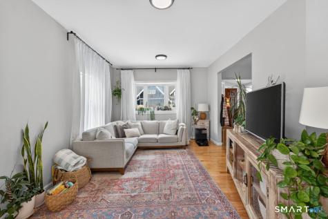 14 Warren Street New London CT 06320