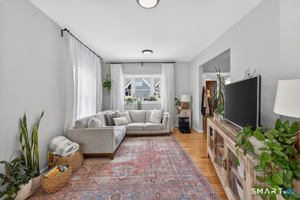14 Warren Street New London CT 06320