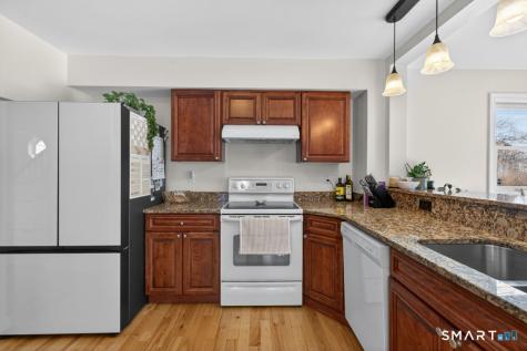 14 Warren Street New London CT 06320