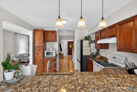 14 Warren Street New London CT 06320