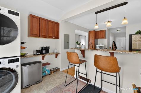 14 Warren Street New London CT 06320