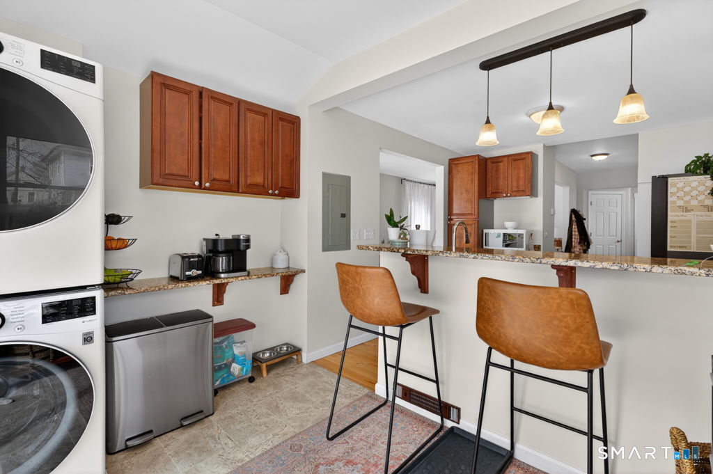 14 Warren Street New London CT 06320